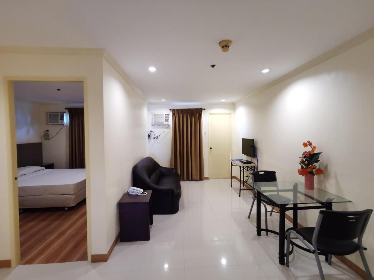 Metro Park Hotel - Cebu City Exteriör bild