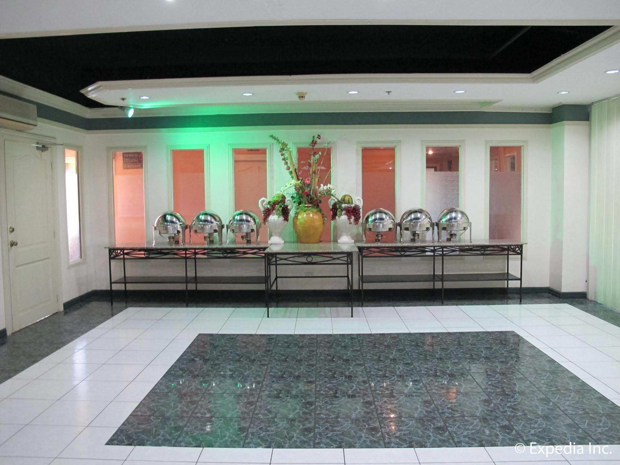 Metro Park Hotel - Cebu City Exteriör bild